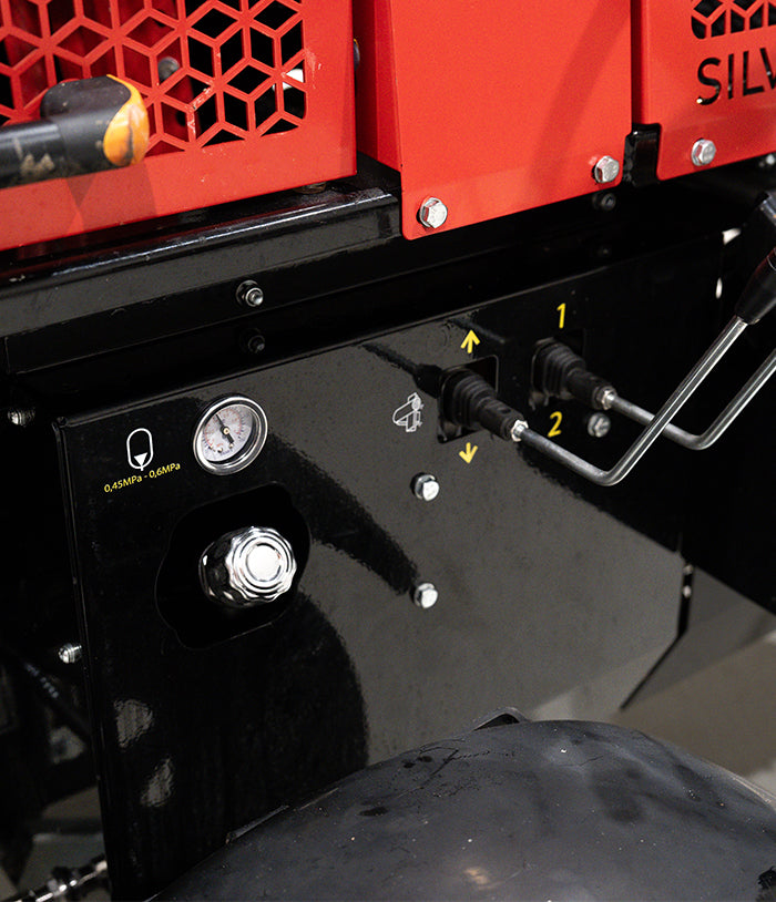 Begagnad vedprocessor SILVALOG TYN38 Joystick 7-ton inkl. montering och tillbehör