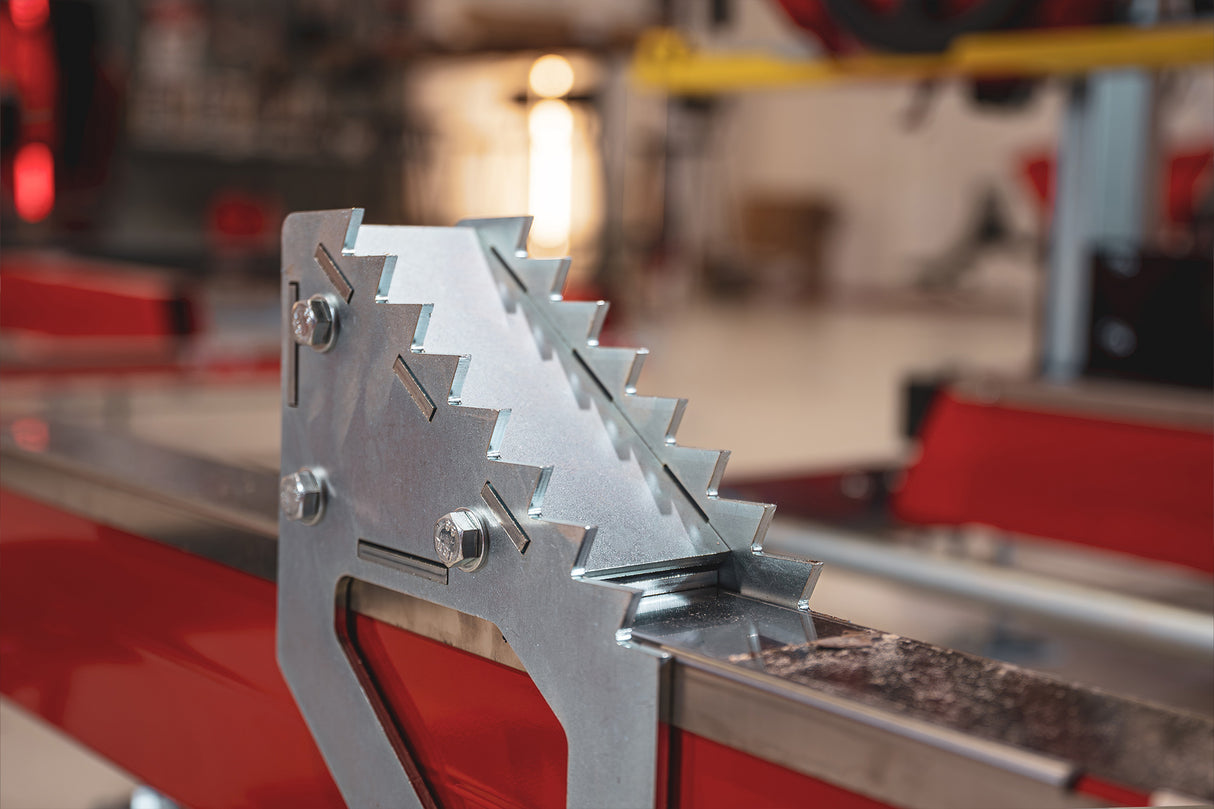 Närbild på antirullfunktion på bandsågverk xr 40" pro